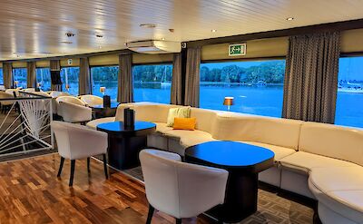 Comfortable lounge area | Serena | Bike & Boat Tour