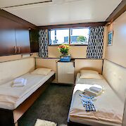 Twin cabin - Main deck | Serena | Bike & Boat Tour