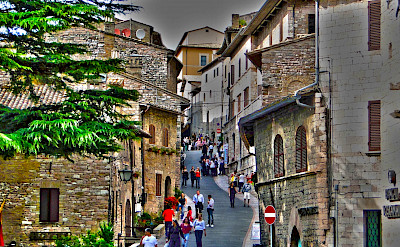 Walking through Assisi in Umbria, Italy. Flickr:Rodrigo Soldon