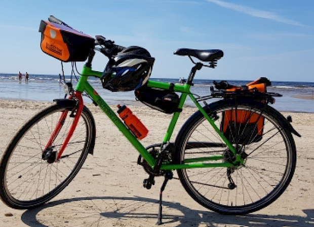 Rental bike with included & available accessories
