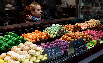 Macarons at the Chocolatier Shop in the Bordeaux region of France. Flickr:Etienne Gerard