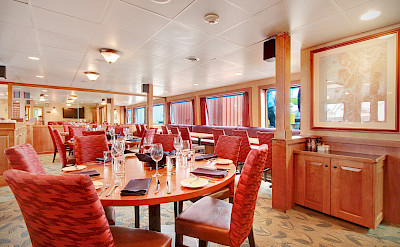 Dining Room | Safari Explorer | Alaska and Hawaii Cruise Tour
