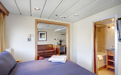 Commodore cabin room | Safari Endeavour | Alaska Cruise Tour