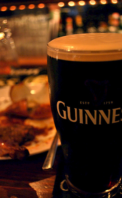 Guinness at the pub in England. Flickr:Yumi Kimura