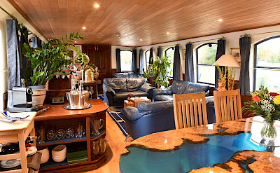 Lounge | Magna Carta | Small Cruise Ship Luxury Tour