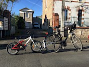 Follow-me tandem bike