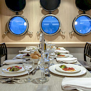 Dining | Ventus Australis | Argentina Cruise Ship