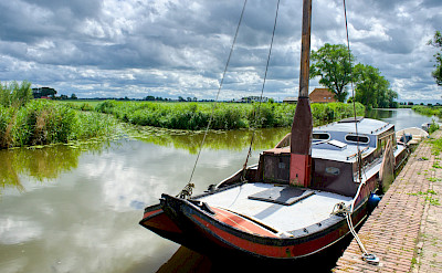 Canals & boats in Stavoren, Friesland, the Netherlands. Flickr:Bruno Rijsman