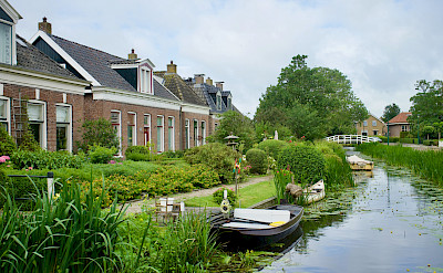 Houses in Stavoren on the IJsselmeer in Friesland, the Netherlands. Flickr:Bruno Rijsman