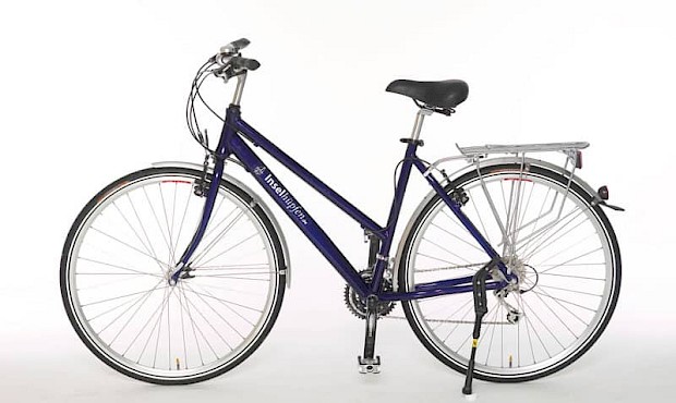 Step through frame trekking bike