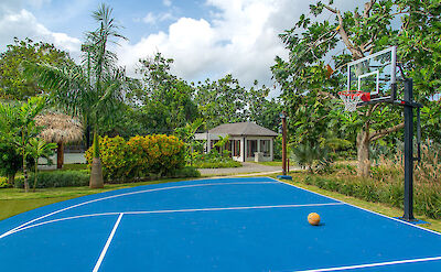 Canoecove Basketballcourt
