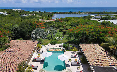 Lapinta Villa Pool And View