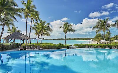 Girr 1 Pool Palapa