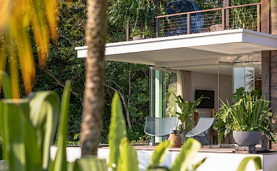 Noku Beach House Lush Tropical Villa