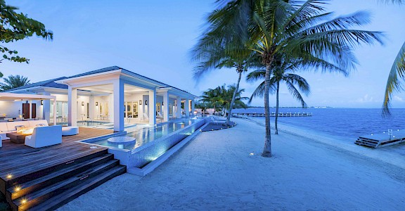 By Luxury Cayman Villas