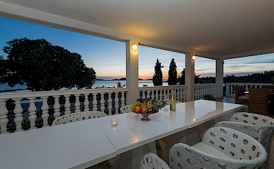 Luxury Accommodation Villa L