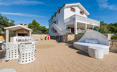 Luxury Accommodation Villa 7 L