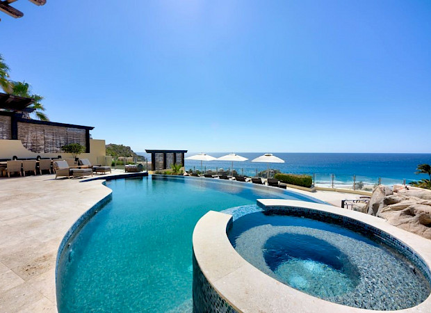 Ce Jacuzzi Pool And Upper Terrace