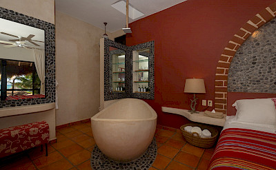 ZenDelSol+ +Bedroom 4 +Bathtub