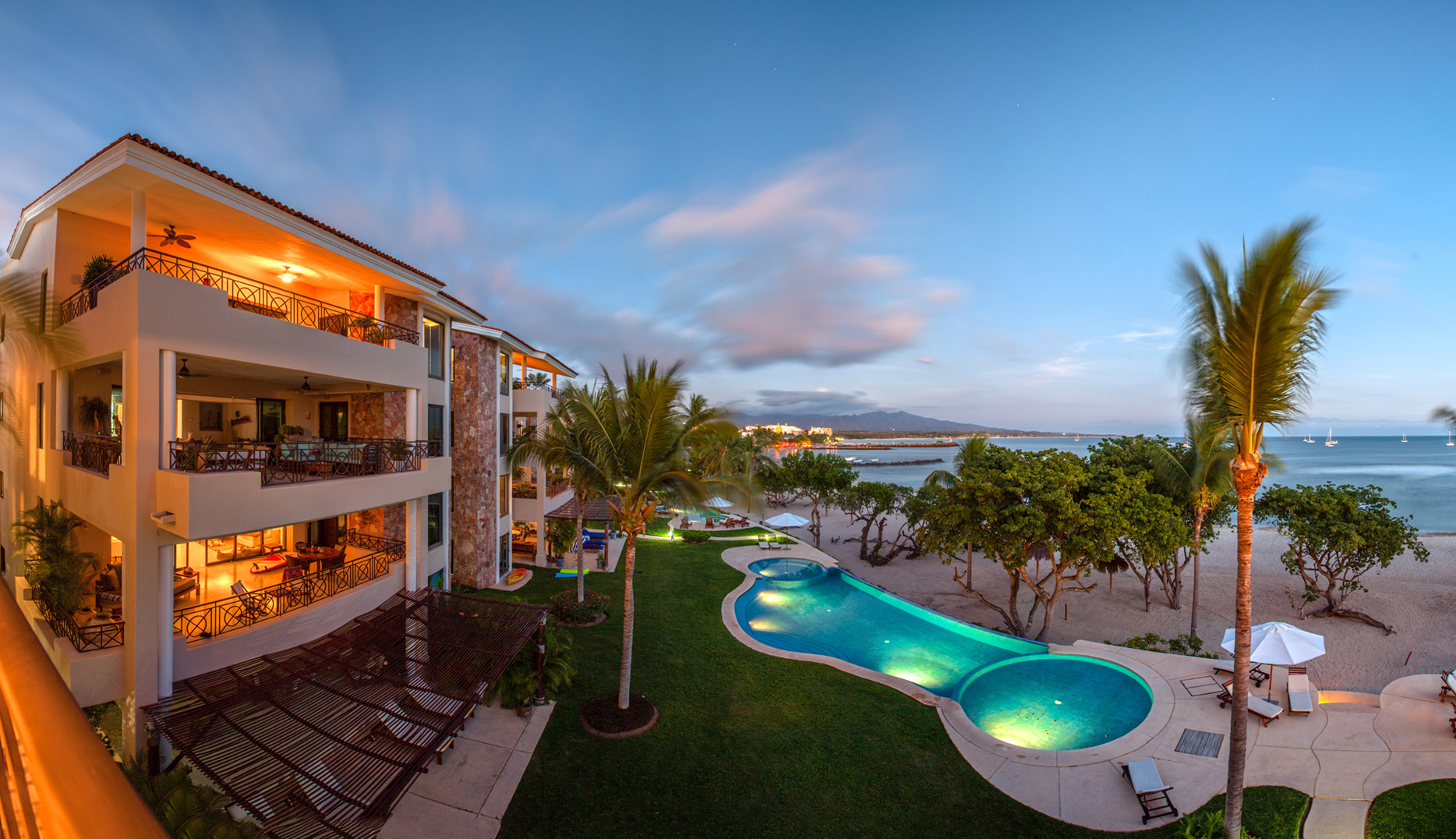 Violeta - Beachfront villa in Hacienda De Mita, Punta Mita with pool