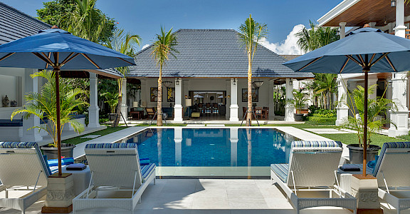 Villa Windu Asri Pool Seating