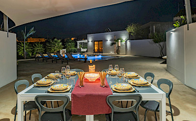 External Poolside Dining Area
